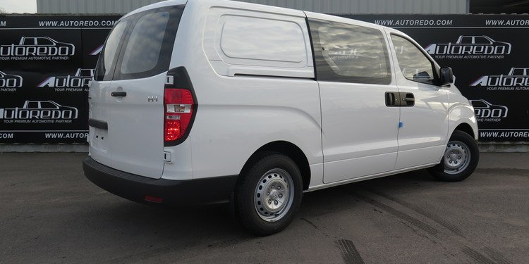 hyundai h1 12 passenger van